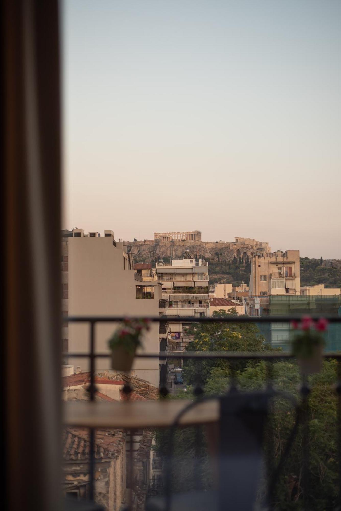 Apartament Stunning Acropolis View - 500M Metro - At Historical Center Ateny Zewnętrze zdjęcie