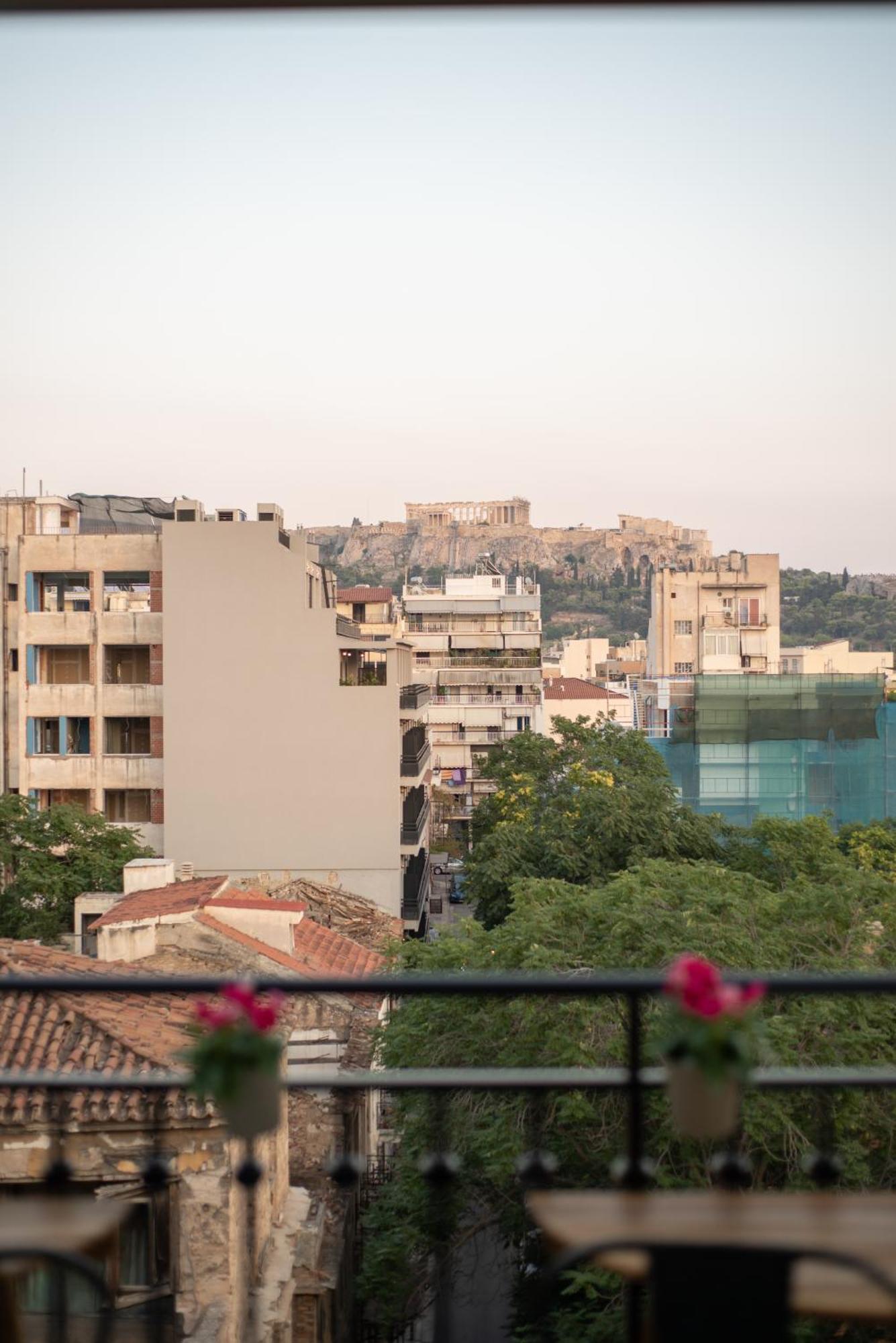 Apartament Stunning Acropolis View - 500M Metro - At Historical Center Ateny Zewnętrze zdjęcie